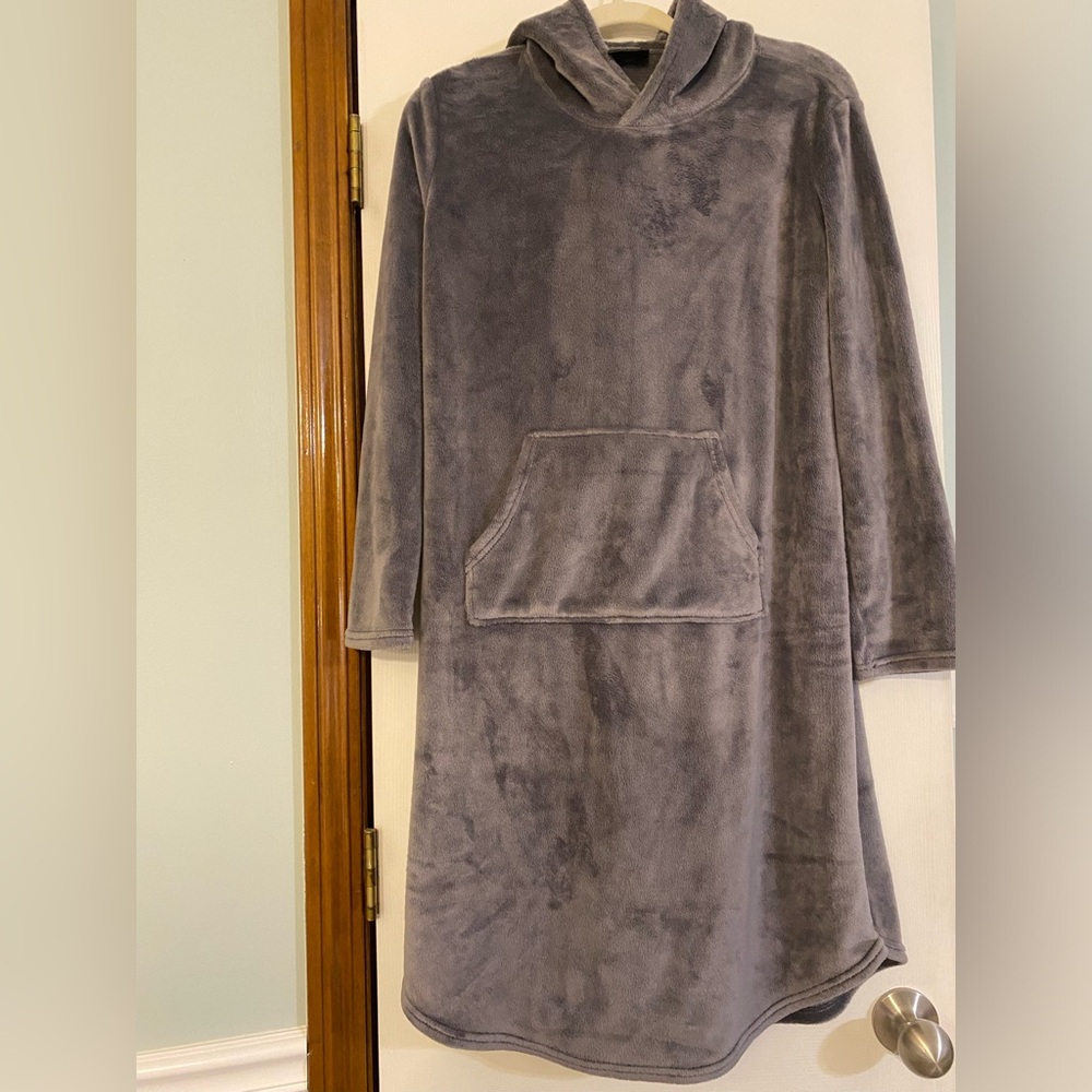 32 Degrees Heat | Long Hooded Sleep Lounger, Size S/M